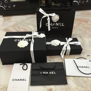 Meet your Posher, Athena